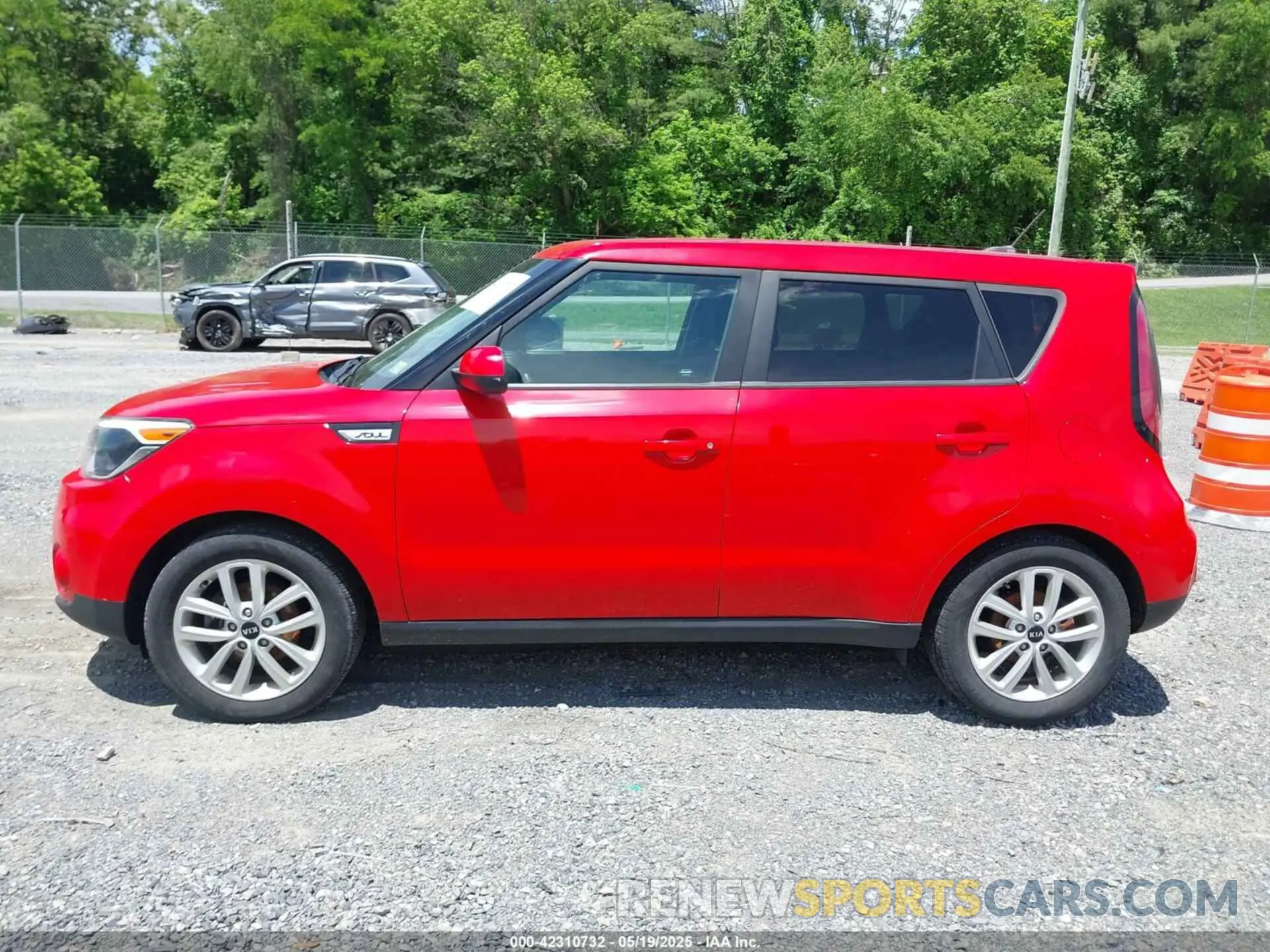 14 fotografías del automóvil dañado KNDJP3A53K7632139 KIA SOUL 2019