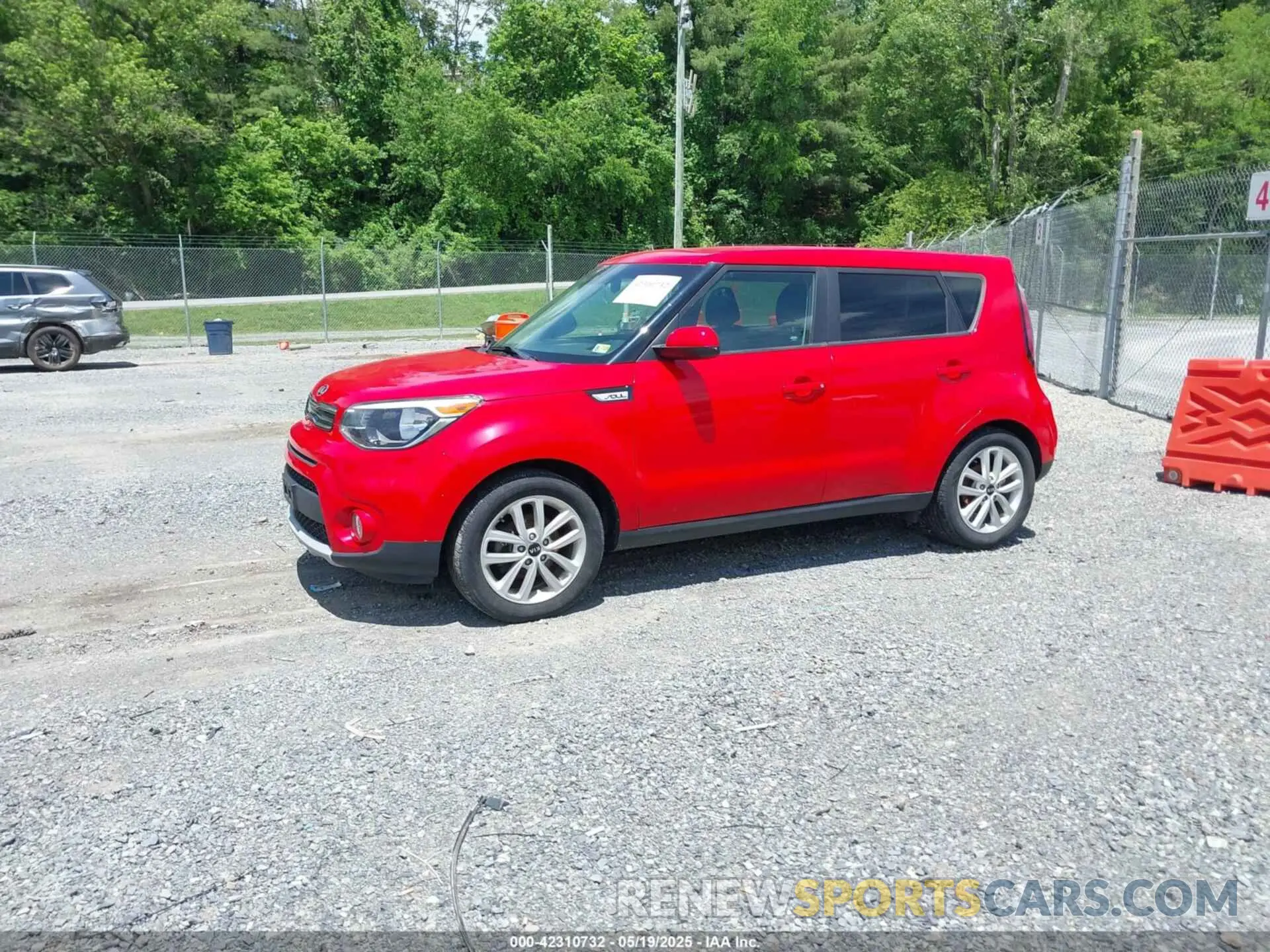 2 fotografías del automóvil dañado KNDJP3A53K7632139 KIA SOUL 2019