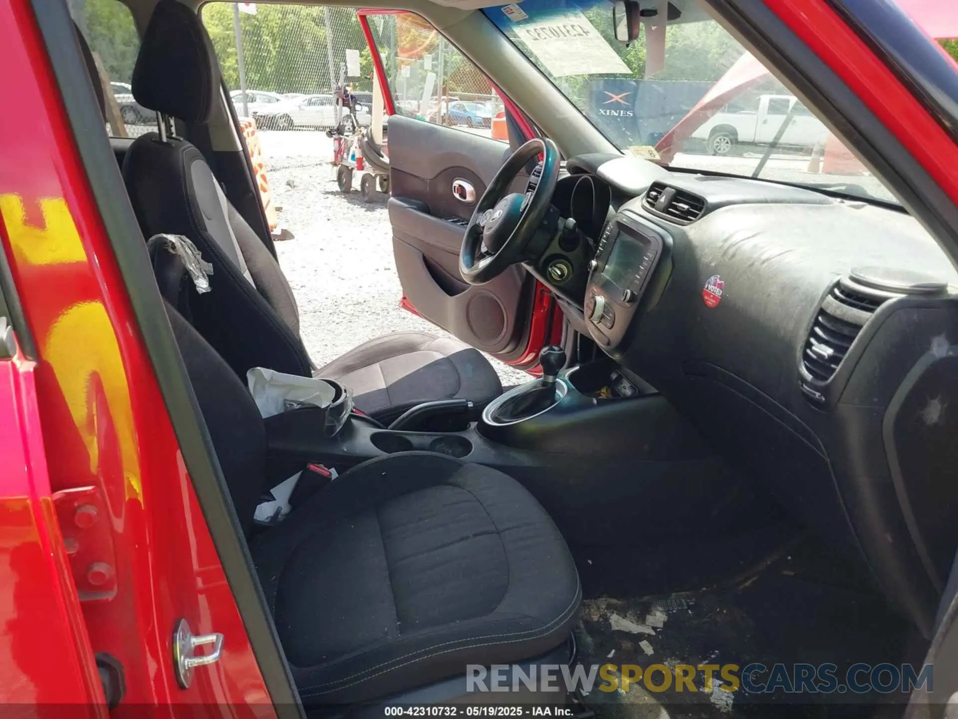 5 fotografías del automóvil dañado KNDJP3A53K7632139 KIA SOUL 2019