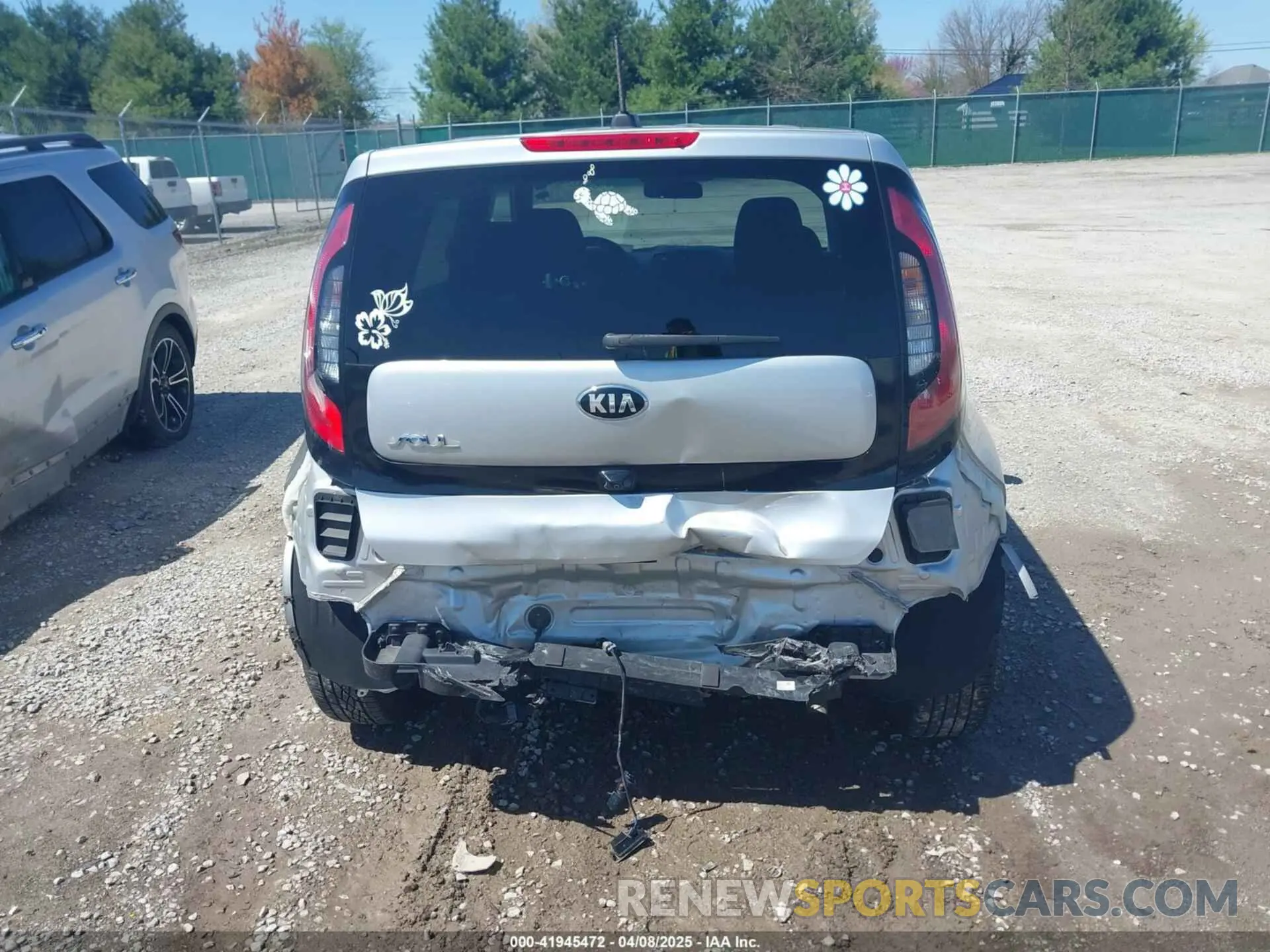16 fotografías del automóvil dañado KNDJP3A53K7638281 KIA SOUL 2019