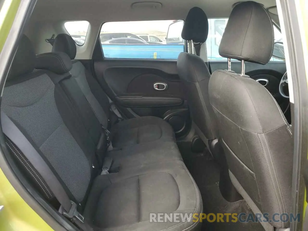10 fotografías del automóvil dañado KNDJP3A54K7910384 KIA SOUL 2019