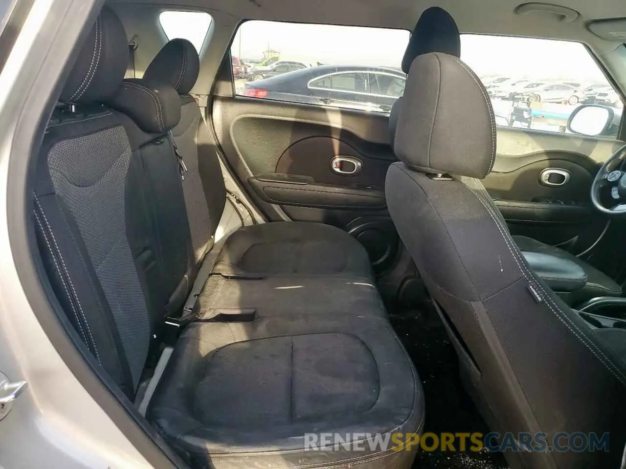 10 fotografías del automóvil dañado KNDJP3A55K7637181 KIA SOUL 2019