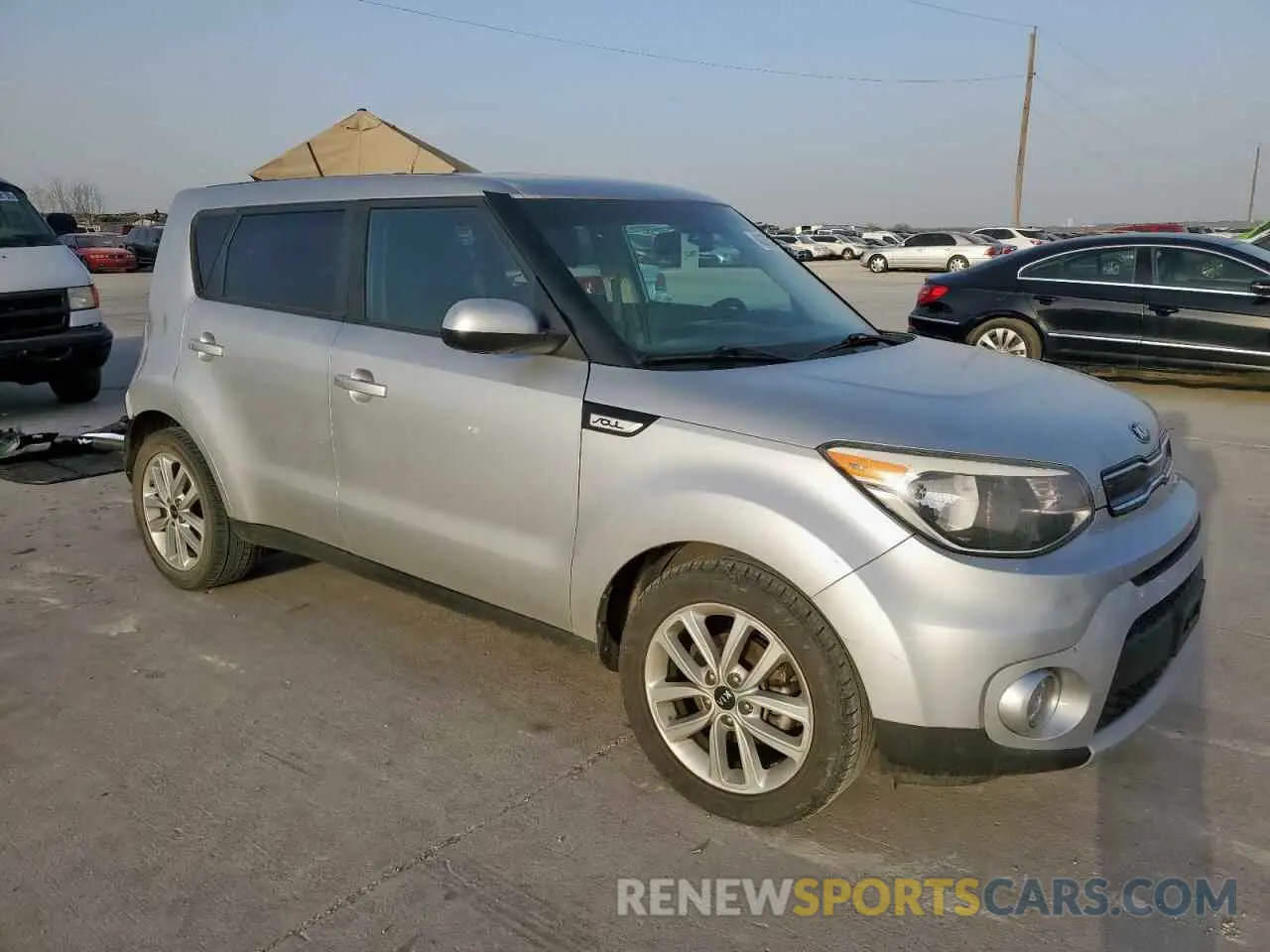4 fotografías del automóvil dañado KNDJP3A55K7637181 KIA SOUL 2019