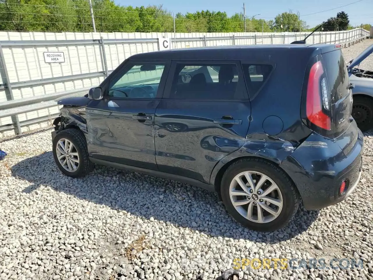 2 fotografías del automóvil dañado KNDJP3A55K7672559 KIA SOUL 2019