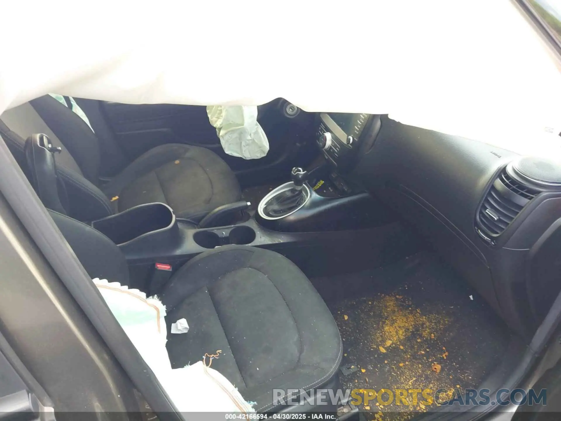 5 fotografías del automóvil dañado KNDJP3A56K7019870 KIA SOUL 2019