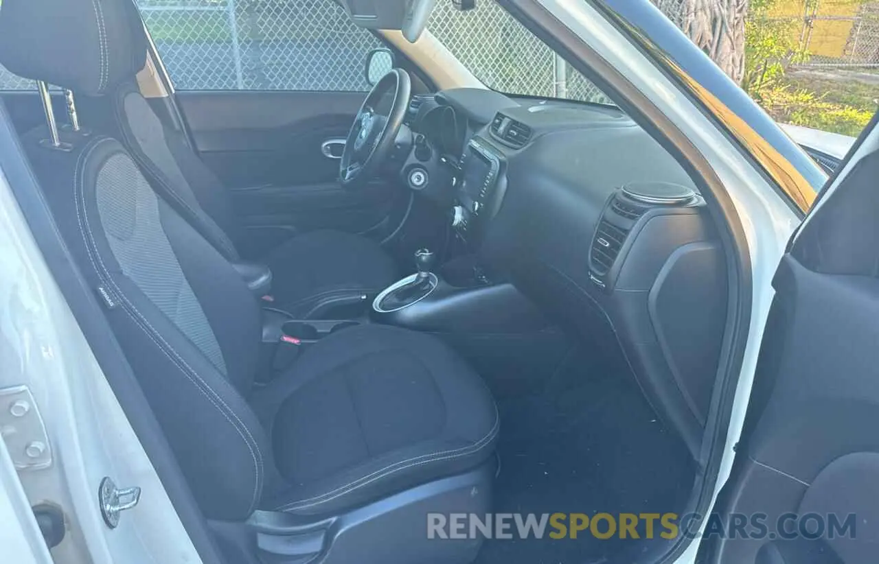 5 fotografías del automóvil dañado KNDJP3A56K7643328 KIA SOUL 2019
