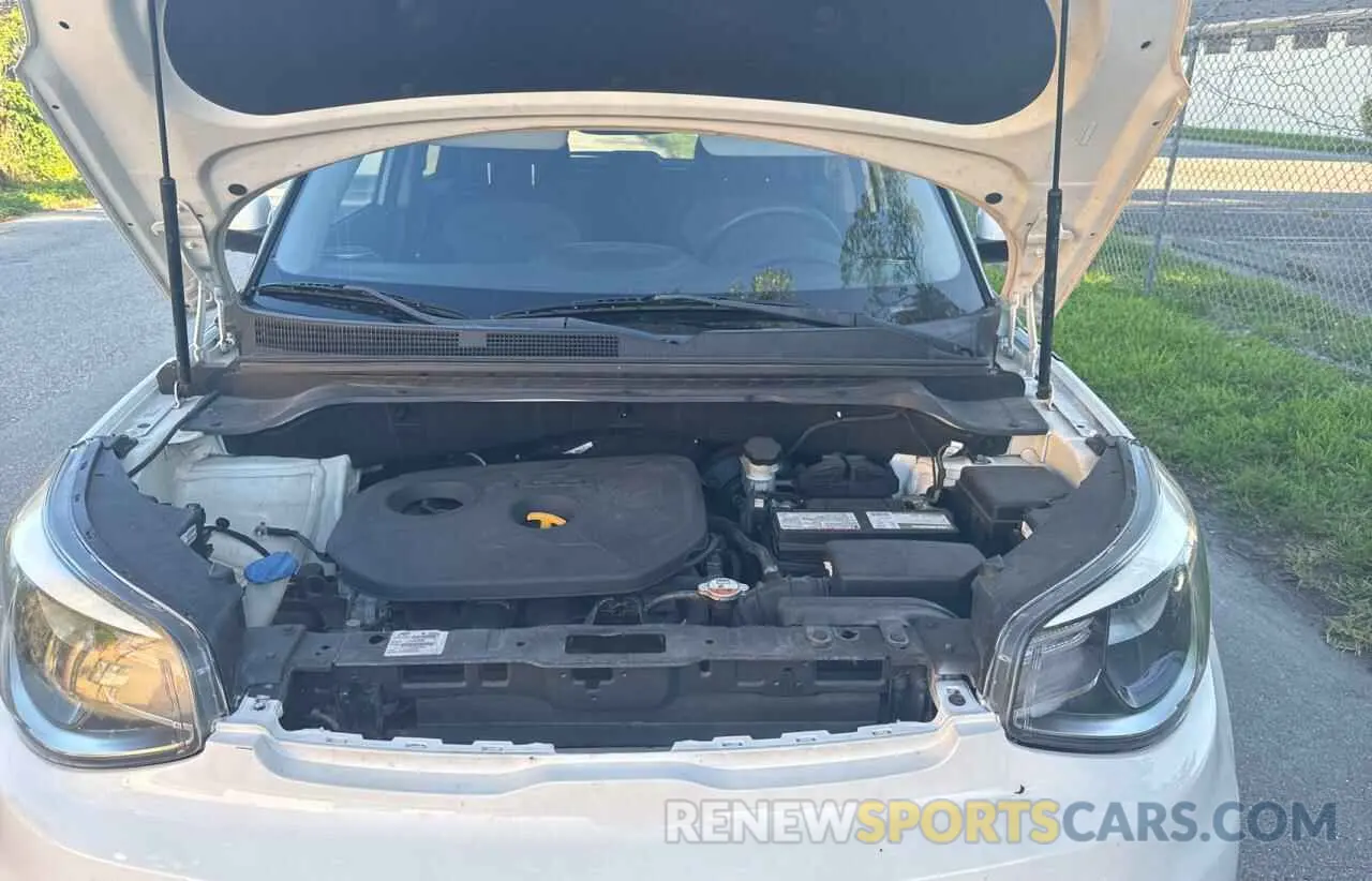 7 fotografías del automóvil dañado KNDJP3A56K7643328 KIA SOUL 2019