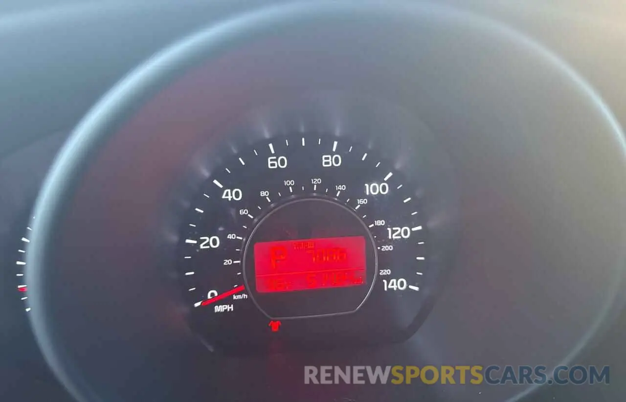 8 fotografías del automóvil dañado KNDJP3A56K7643328 KIA SOUL 2019