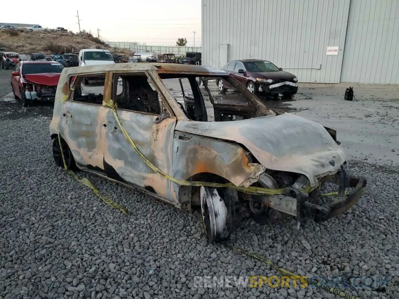 4 fotografías del automóvil dañado KNDJP3A56K7656337 KIA SOUL 2019