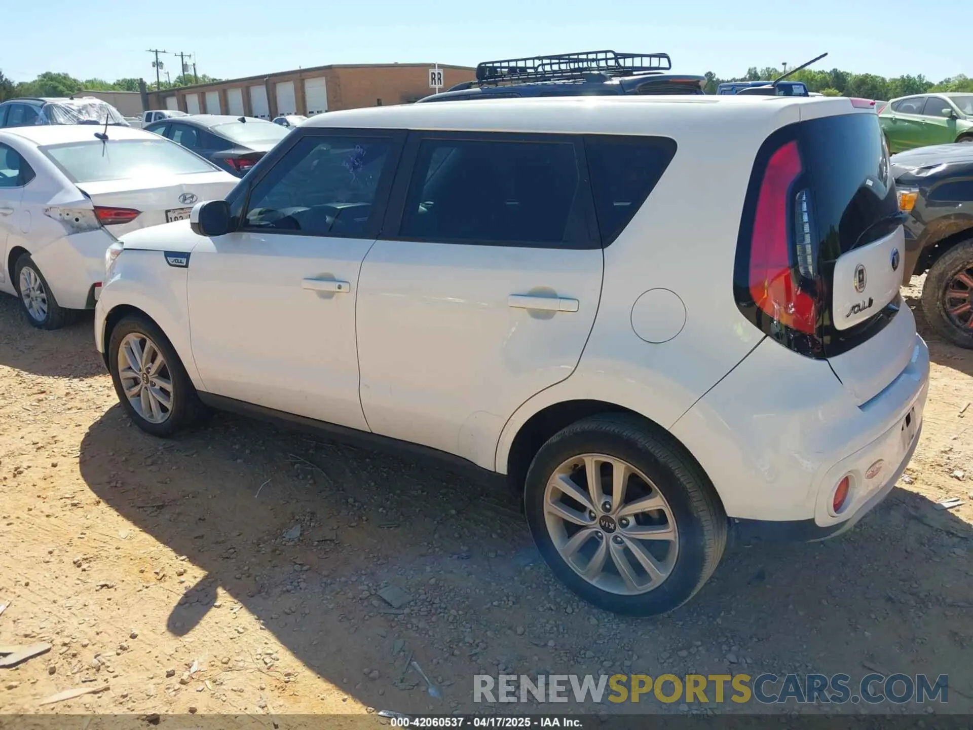 3 fotografías del automóvil dañado KNDJP3A56K7673994 KIA SOUL 2019