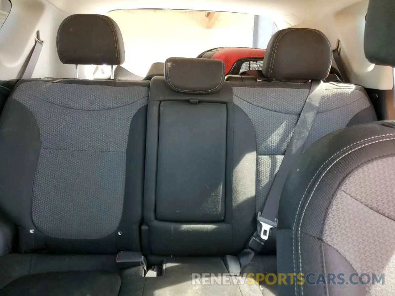 10 fotografías del automóvil dañado KNDJP3A56K7697938 KIA SOUL 2019