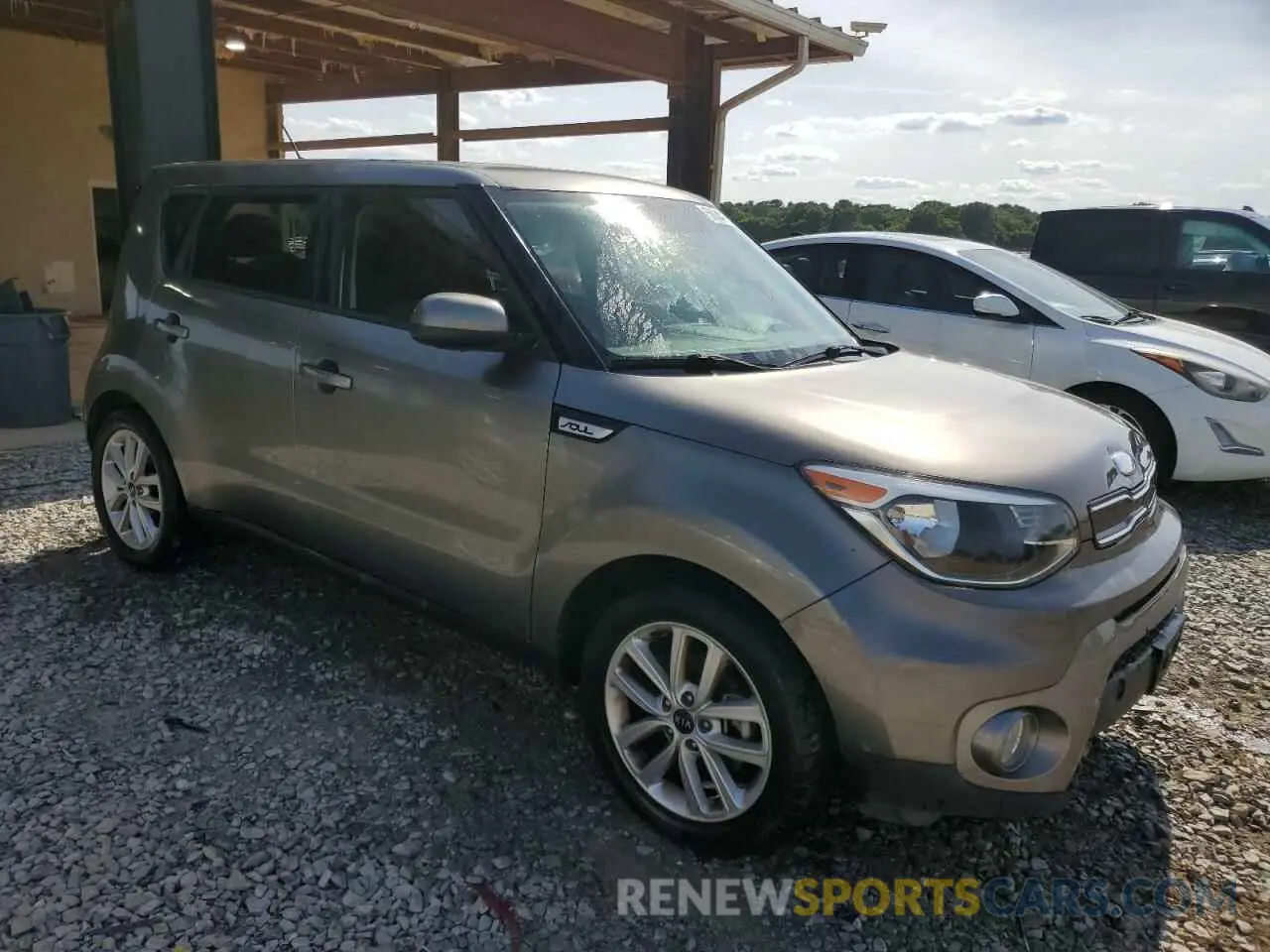 4 fotografías del automóvil dañado KNDJP3A56K7697938 KIA SOUL 2019