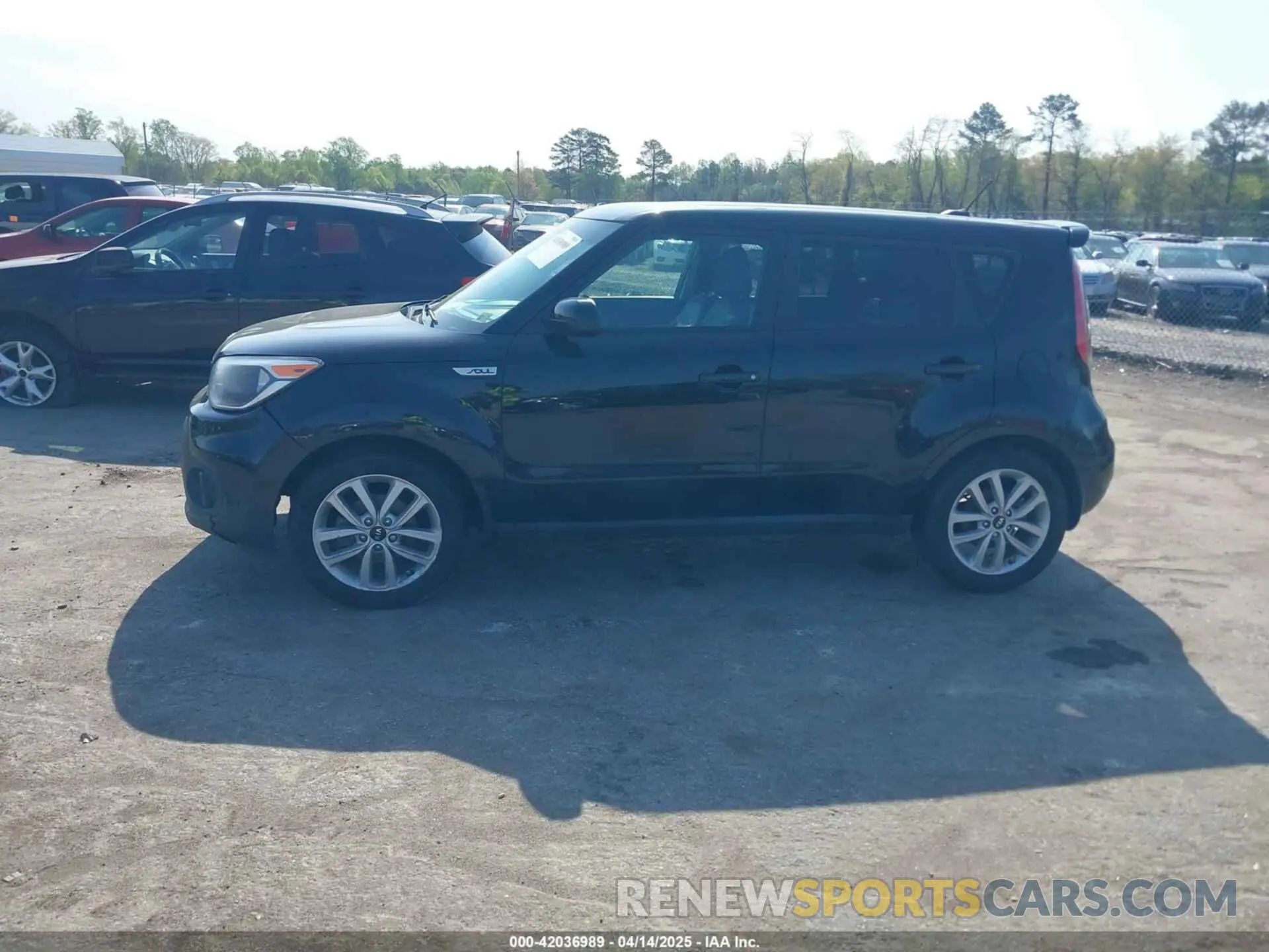 14 fotografías del automóvil dañado KNDJP3A56K7908782 KIA SOUL 2019