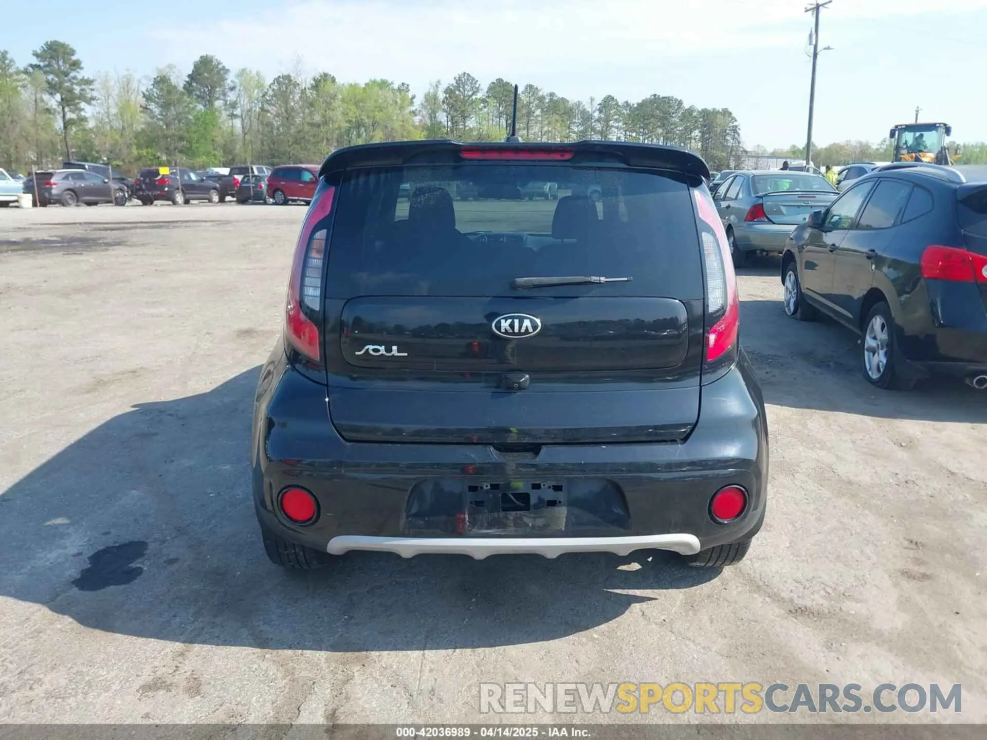 16 fotografías del automóvil dañado KNDJP3A56K7908782 KIA SOUL 2019