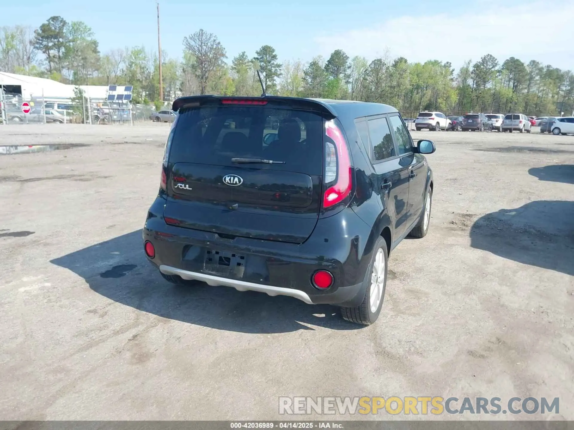 4 fotografías del automóvil dañado KNDJP3A56K7908782 KIA SOUL 2019