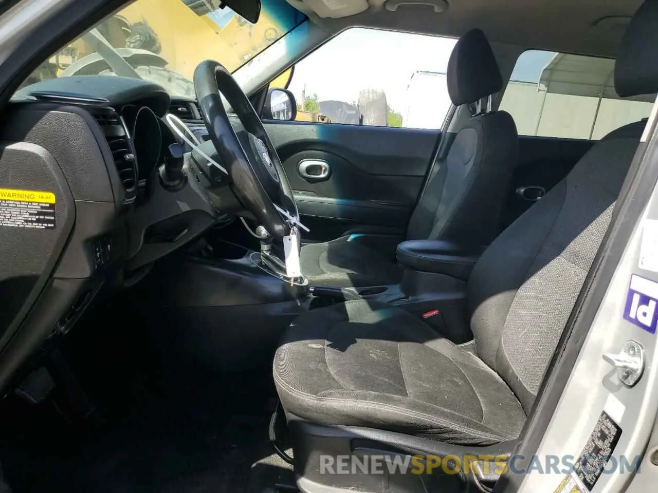 7 fotografías del automóvil dañado KNDJP3A57K7003015 KIA SOUL 2019