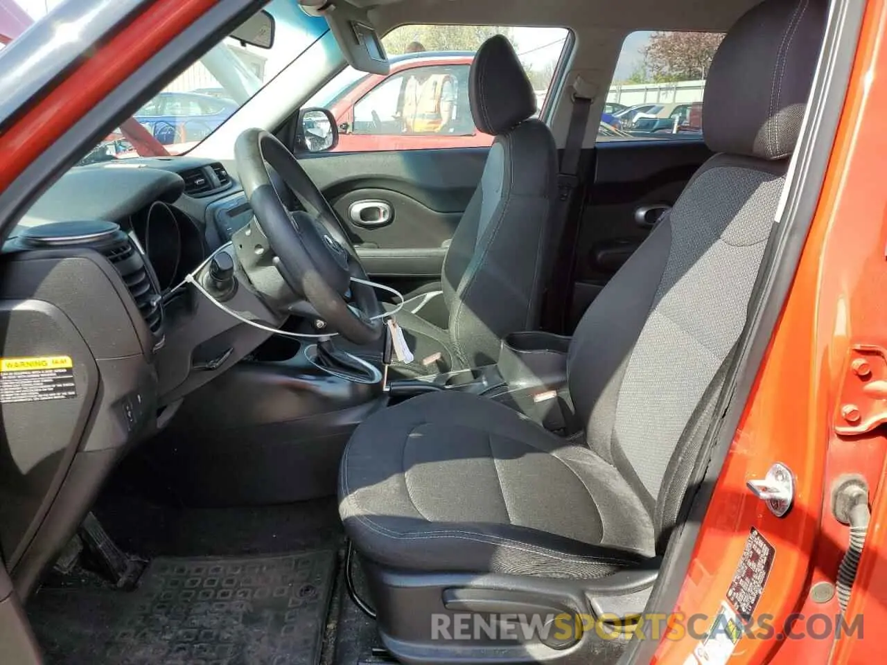 7 fotografías del automóvil dañado KNDJP3A57K7023202 KIA SOUL 2019