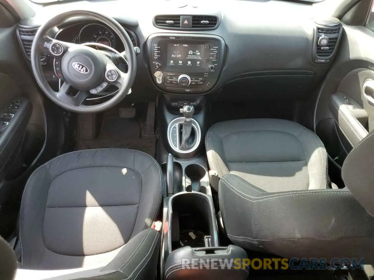 8 fotografías del automóvil dañado KNDJP3A57K7023202 KIA SOUL 2019