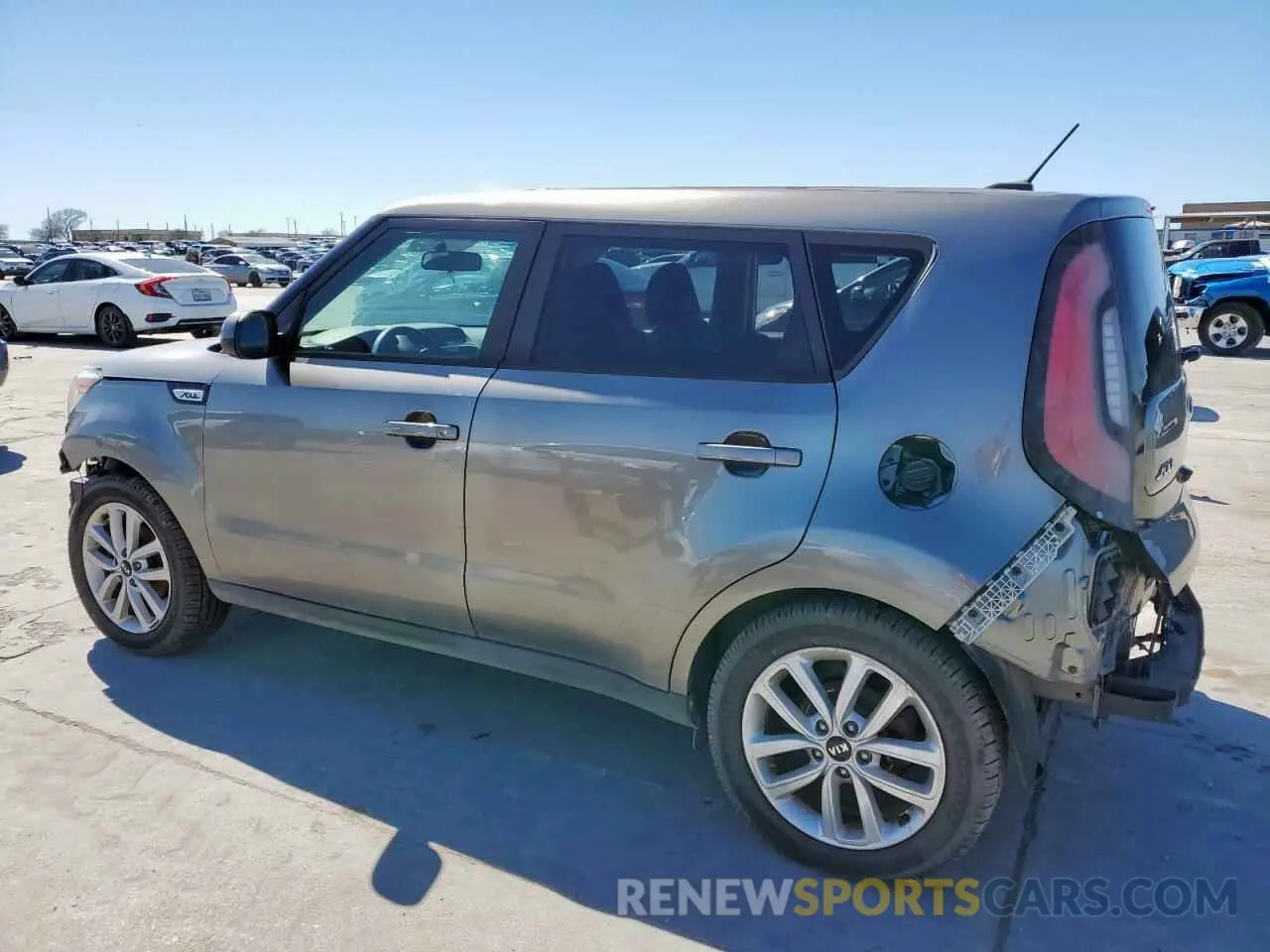 2 fotografías del automóvil dañado KNDJP3A57K7649526 KIA SOUL 2019