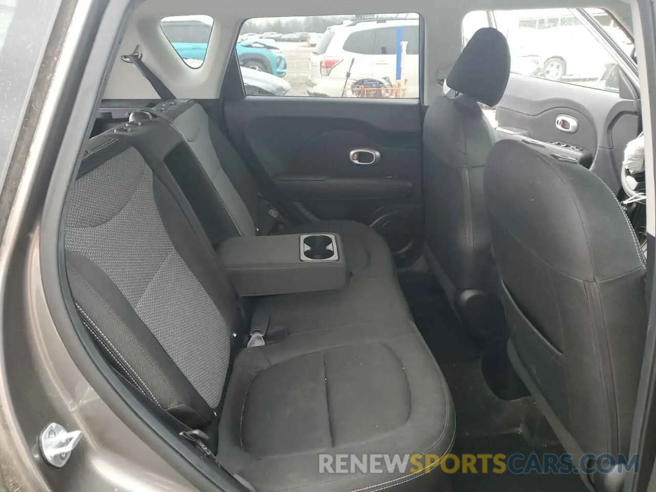 11 fotografías del automóvil dañado KNDJP3A57K7672031 KIA SOUL 2019