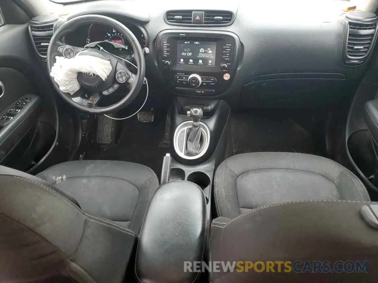 8 fotografías del automóvil dañado KNDJP3A57K7672031 KIA SOUL 2019