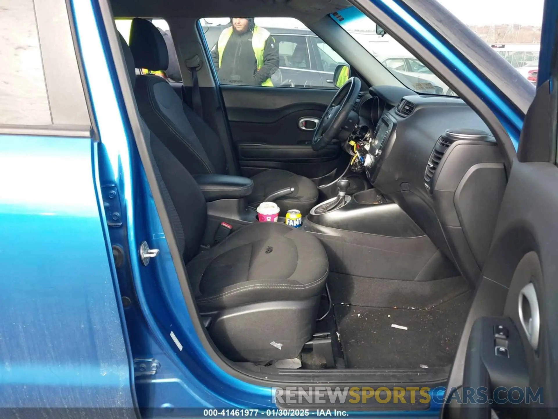 5 fotografías del automóvil dañado KNDJP3A57K7672479 KIA SOUL 2019
