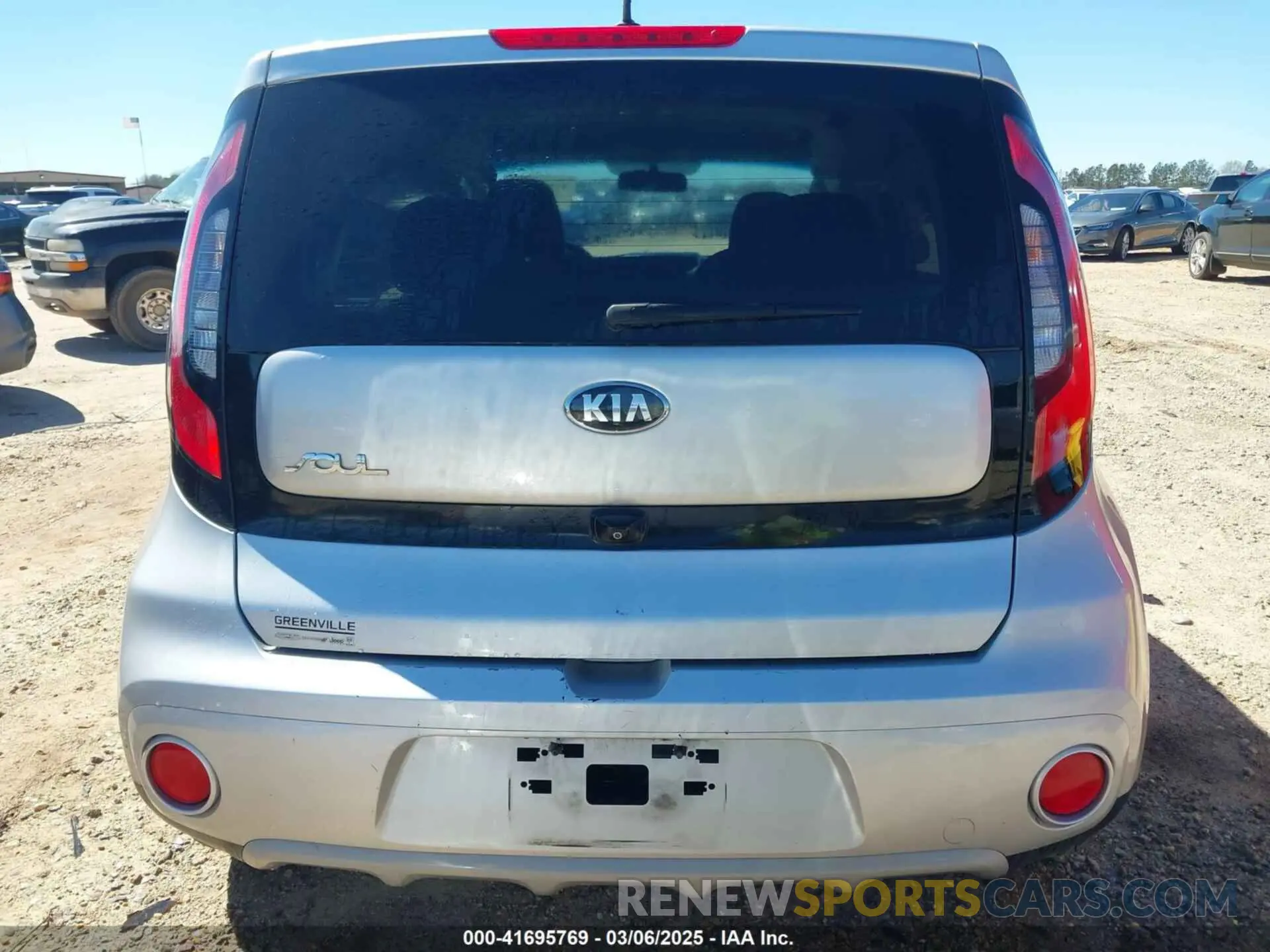 16 fotografías del automóvil dañado KNDJP3A58K7631729 KIA SOUL 2019