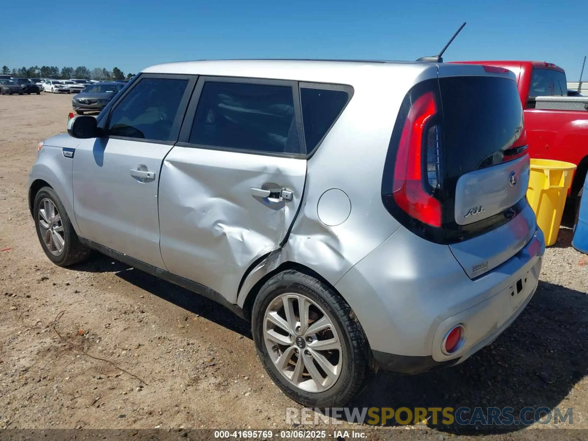 3 fotografías del automóvil dañado KNDJP3A58K7631729 KIA SOUL 2019