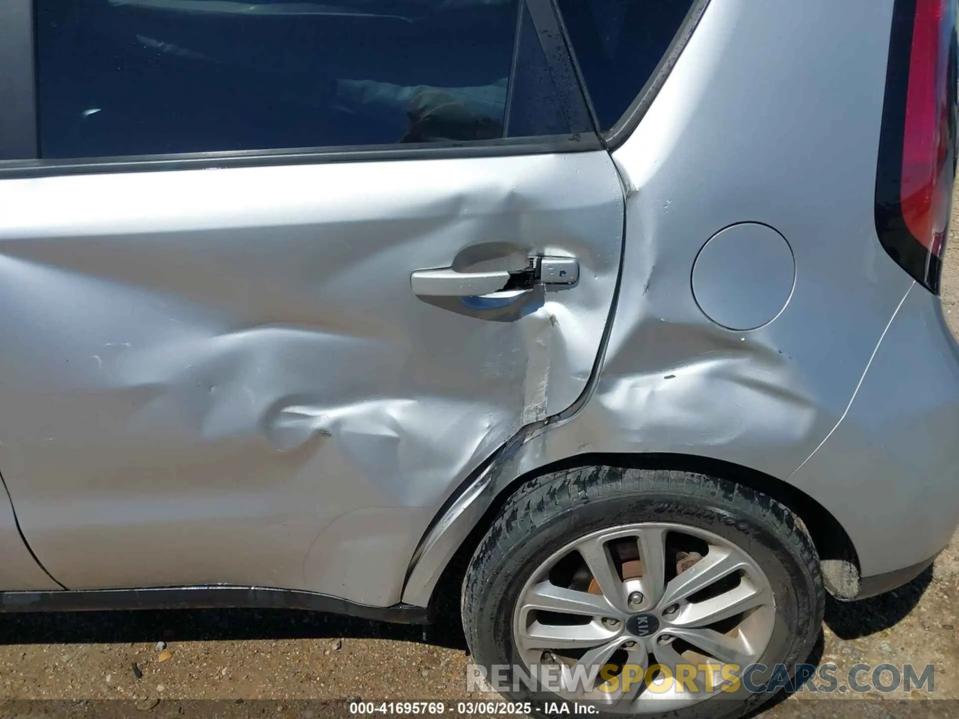 6 fotografías del automóvil dañado KNDJP3A58K7631729 KIA SOUL 2019