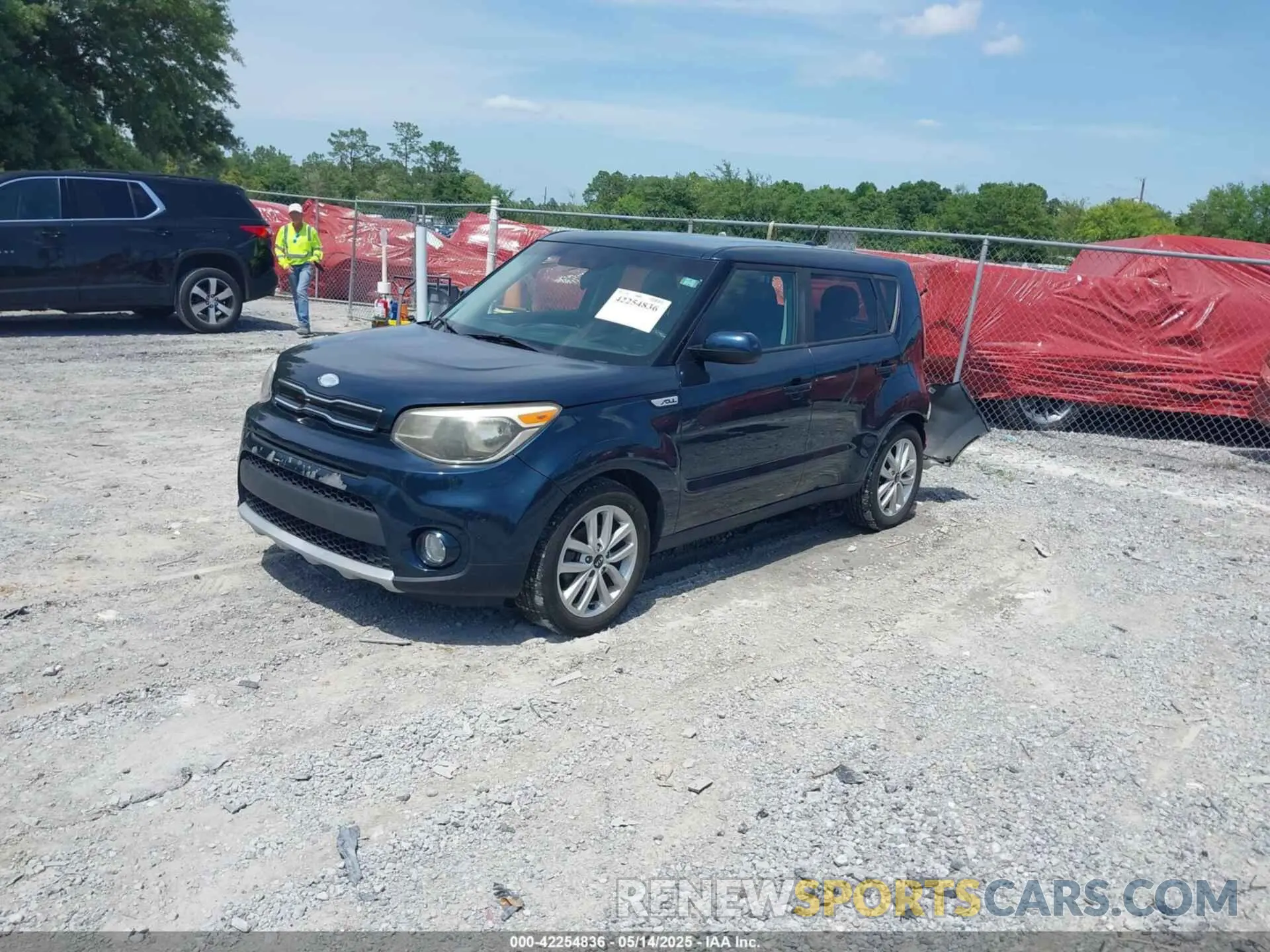 2 fotografías del automóvil dañado KNDJP3A58K7649020 KIA SOUL 2019