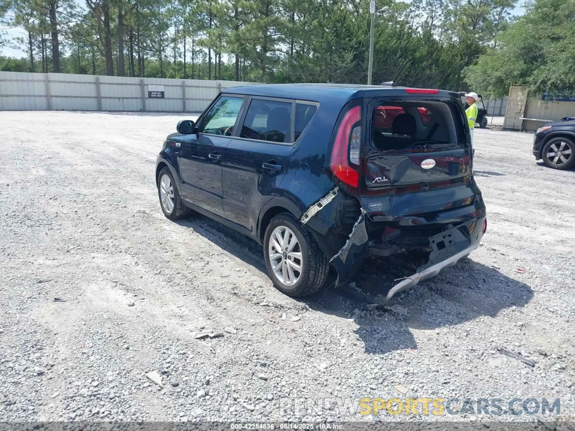 3 fotografías del automóvil dañado KNDJP3A58K7649020 KIA SOUL 2019