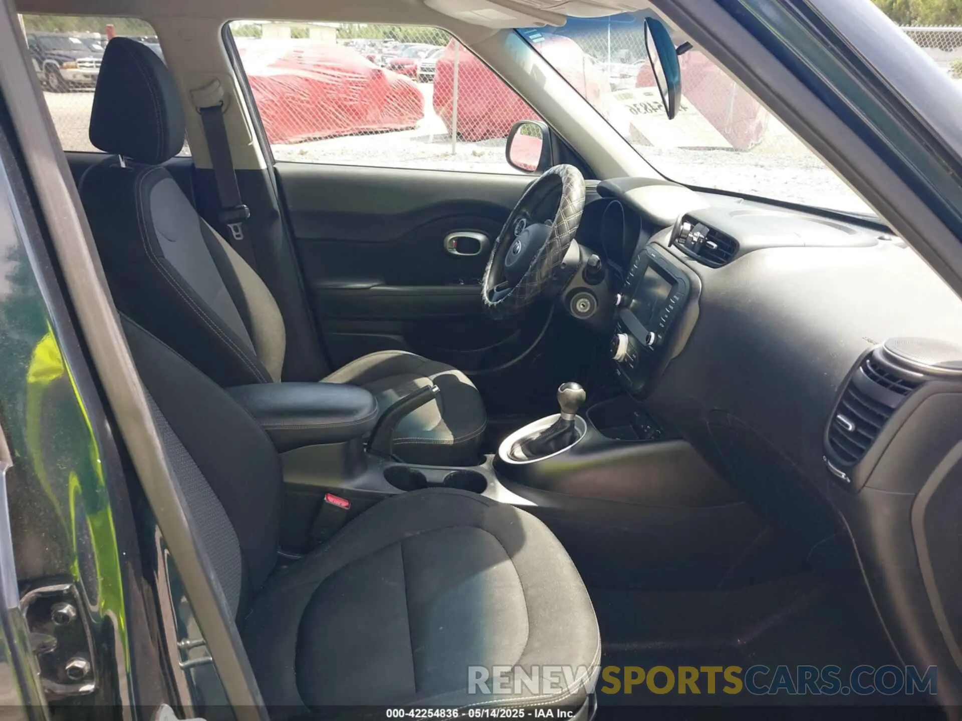 5 fotografías del automóvil dañado KNDJP3A58K7649020 KIA SOUL 2019