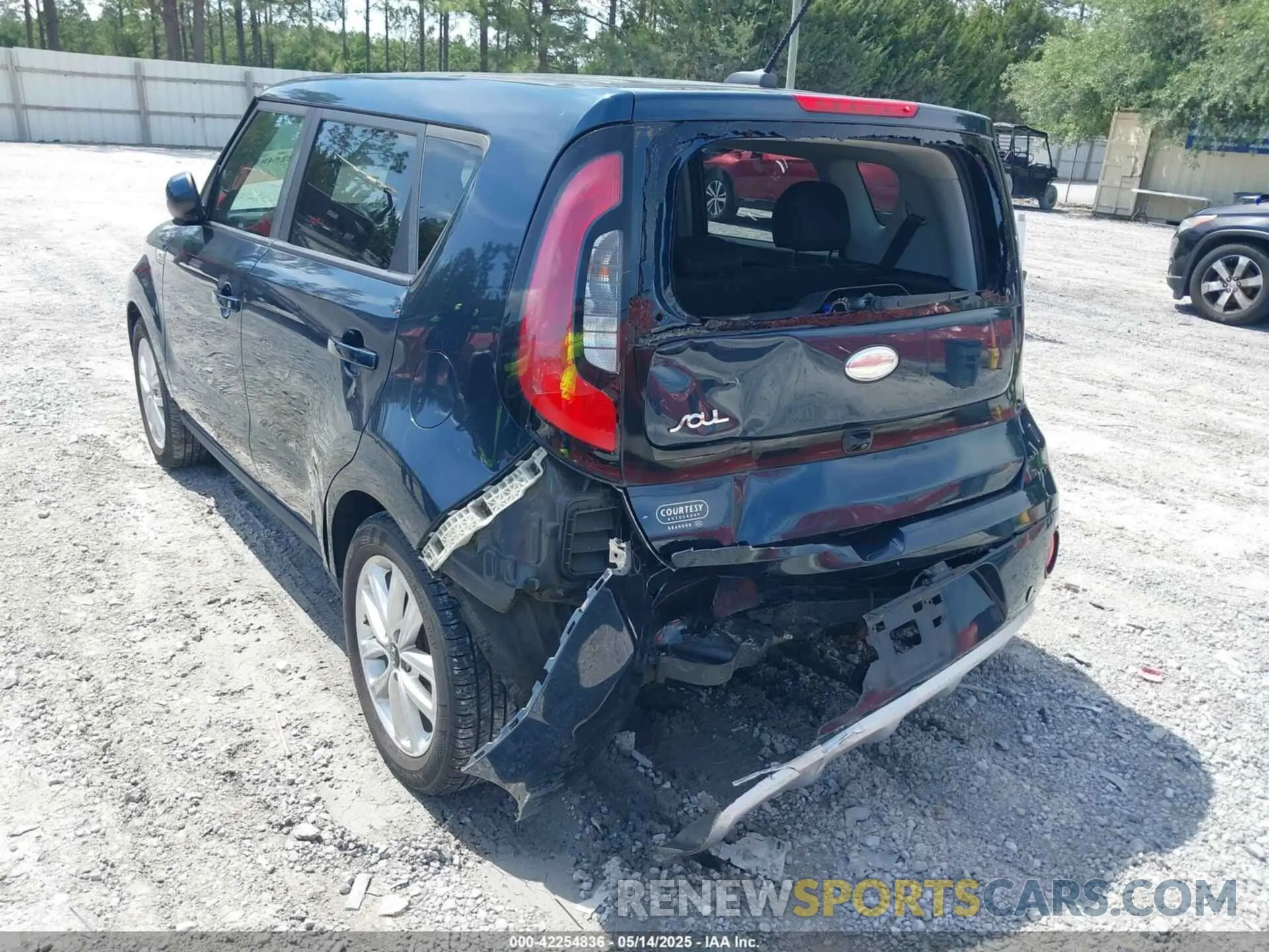 6 fotografías del automóvil dañado KNDJP3A58K7649020 KIA SOUL 2019