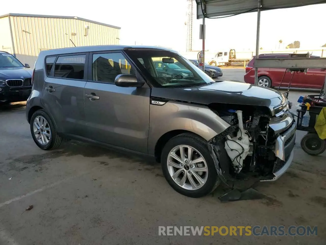 4 fotografías del automóvil dañado KNDJP3A58K7697360 KIA SOUL 2019