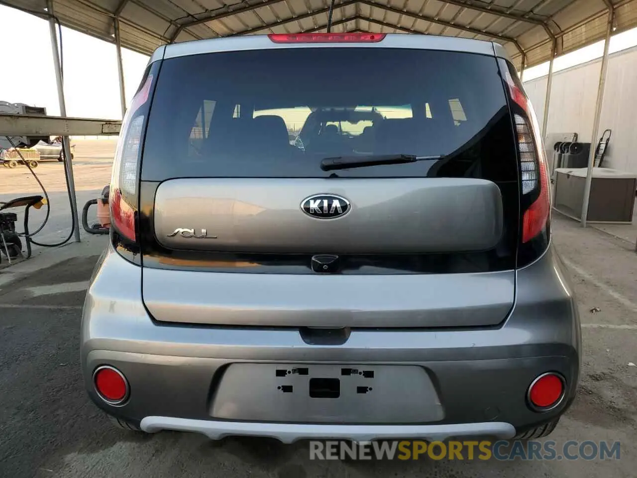 6 fotografías del automóvil dañado KNDJP3A58K7697360 KIA SOUL 2019