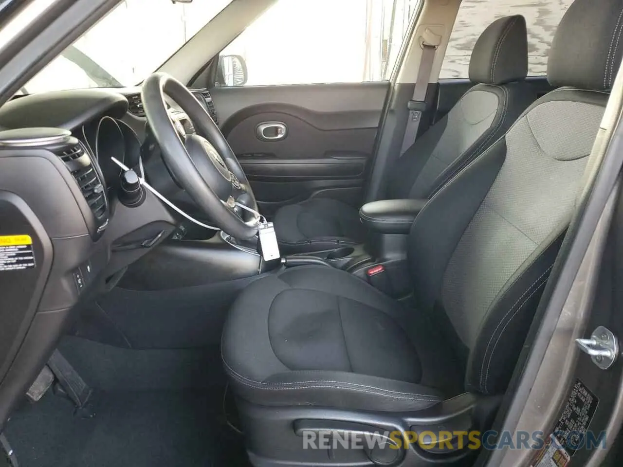 7 fotografías del automóvil dañado KNDJP3A58K7697360 KIA SOUL 2019