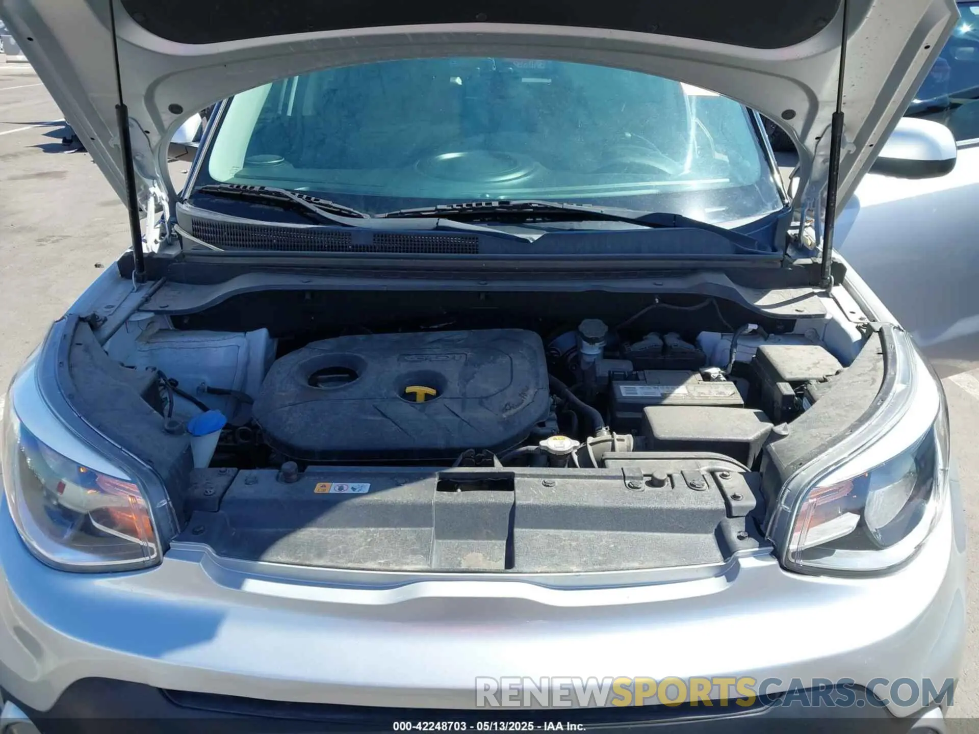 10 fotografías del automóvil dañado KNDJP3A5XK7691270 KIA SOUL 2019