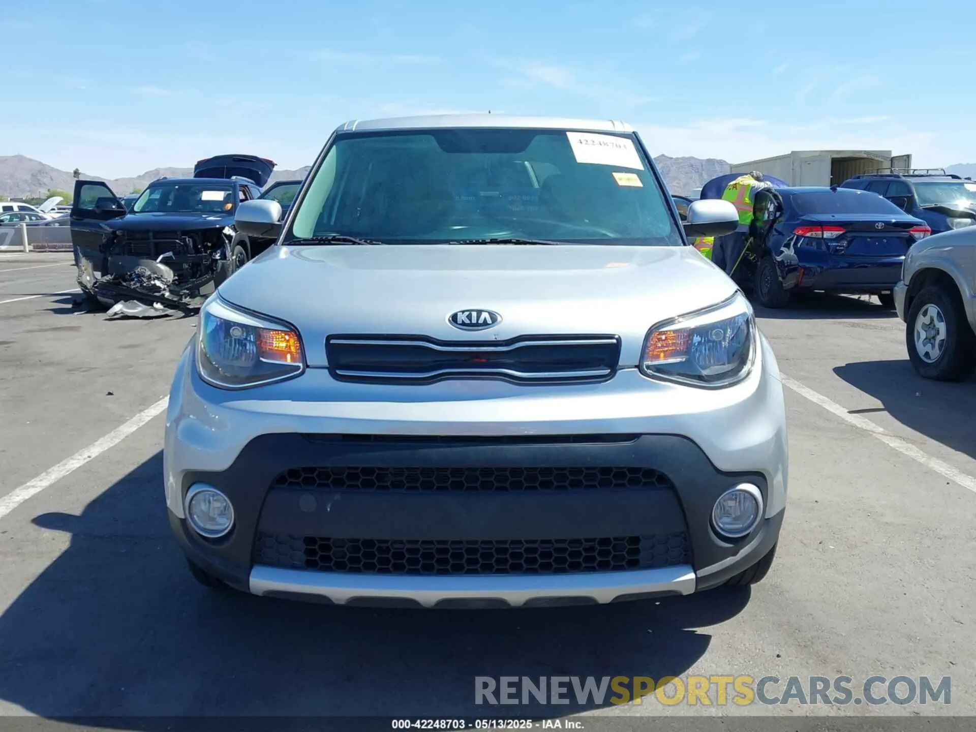 13 fotografías del automóvil dañado KNDJP3A5XK7691270 KIA SOUL 2019