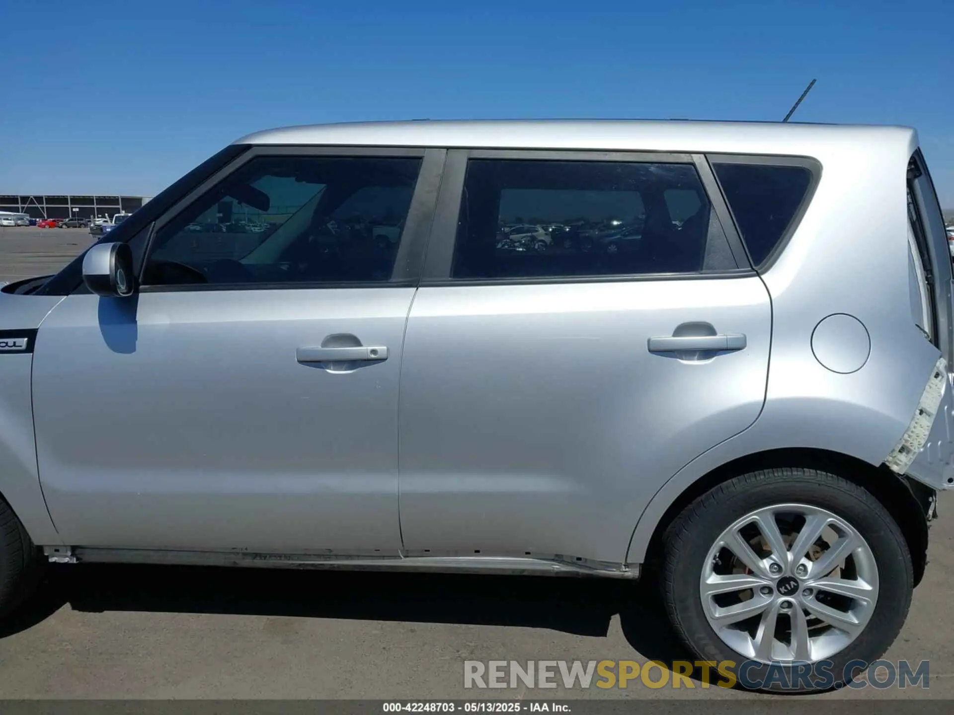 15 fotografías del automóvil dañado KNDJP3A5XK7691270 KIA SOUL 2019