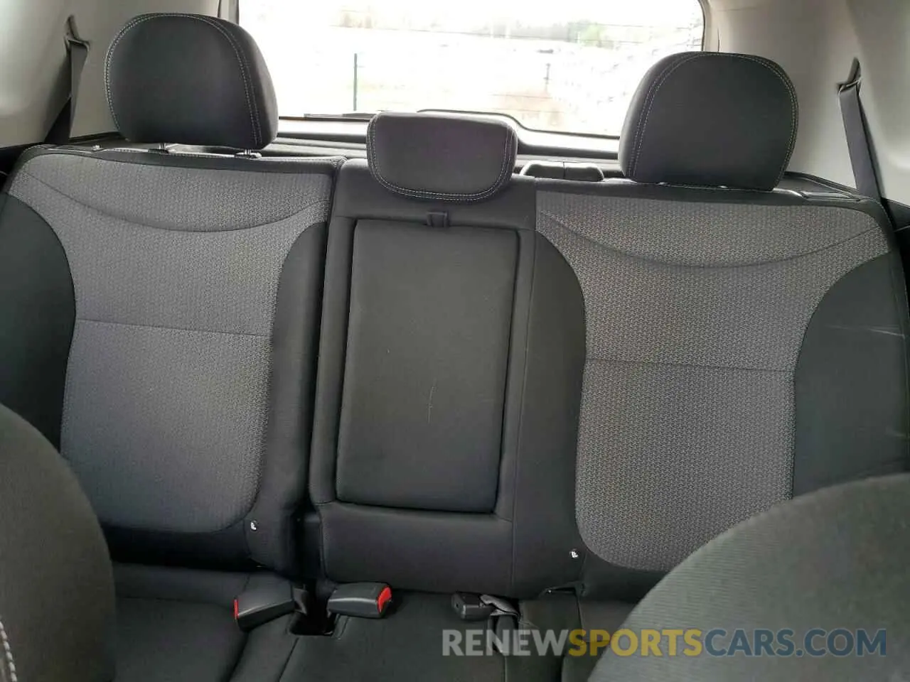 10 fotografías del automóvil dañado KNDJP3A5XK7694251 KIA SOUL 2019