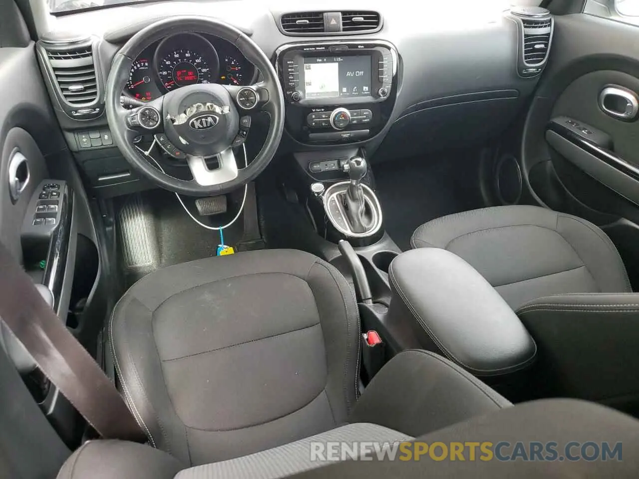 8 fotografías del automóvil dañado KNDJP3A5XK7694251 KIA SOUL 2019