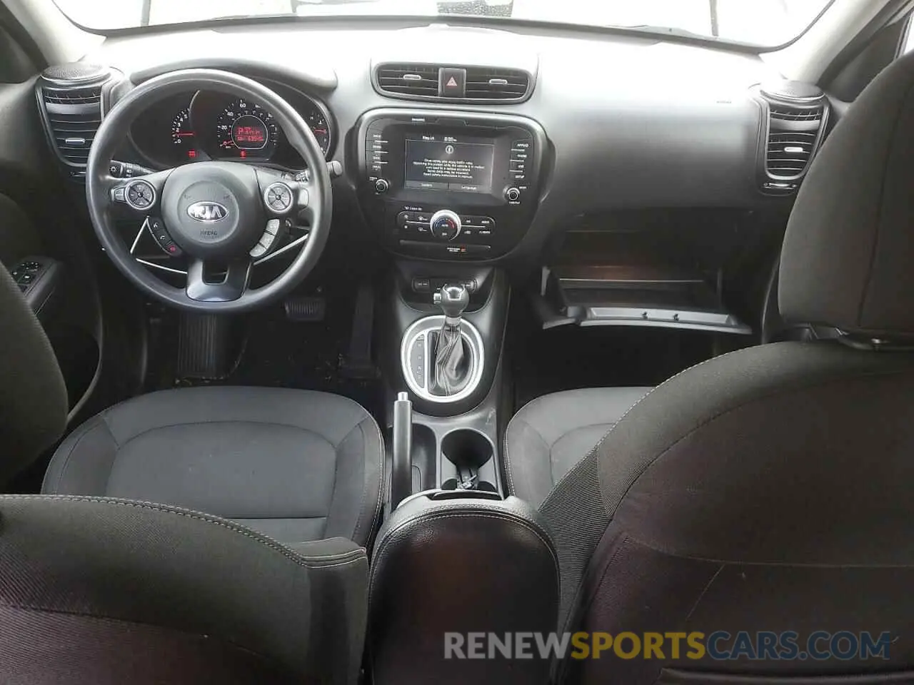 8 fotografías del automóvil dañado KNDJP3A5XK7698039 KIA SOUL 2019