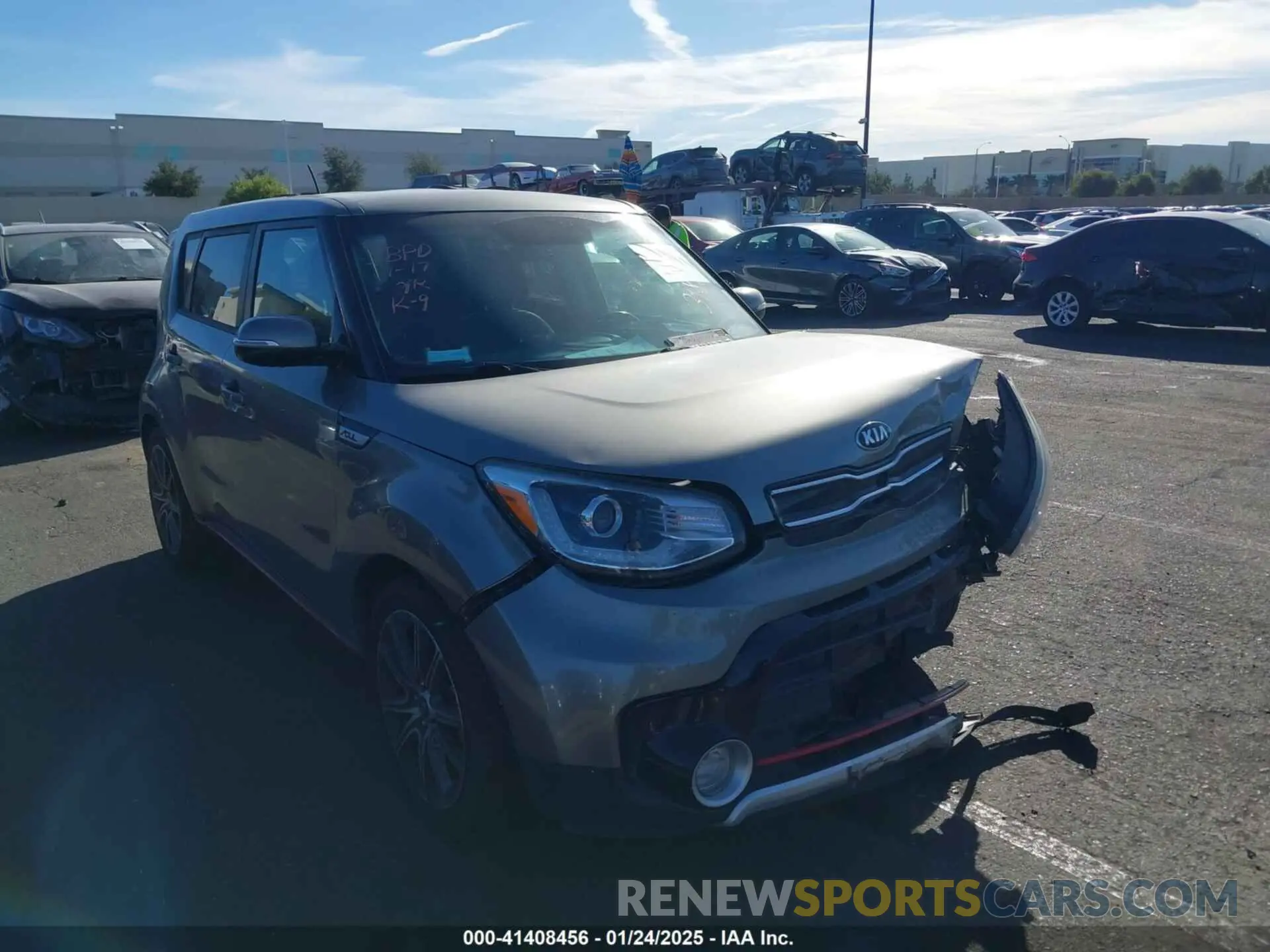 13 fotografías del automóvil dañado KNDJX3AA0K7643189 KIA SOUL 2019