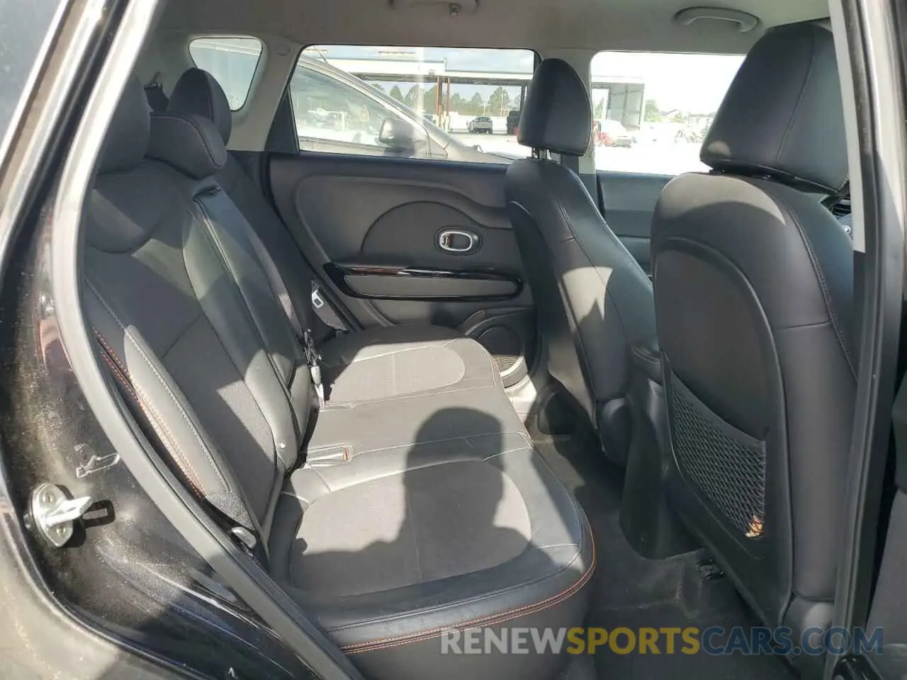 11 fotografías del automóvil dañado KNDJX3AA9K7674425 KIA SOUL 2019