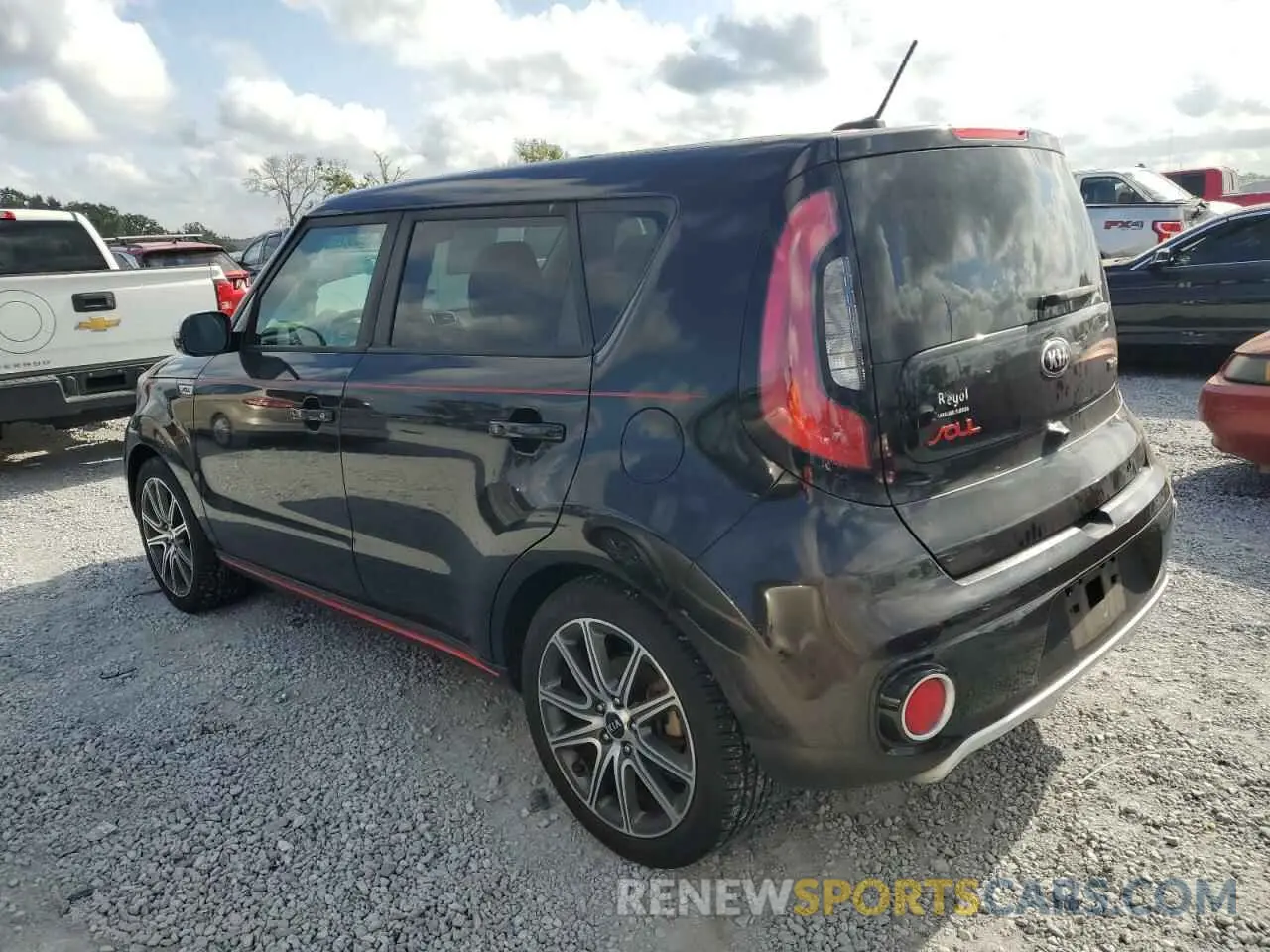 2 fotografías del automóvil dañado KNDJX3AA9K7674425 KIA SOUL 2019