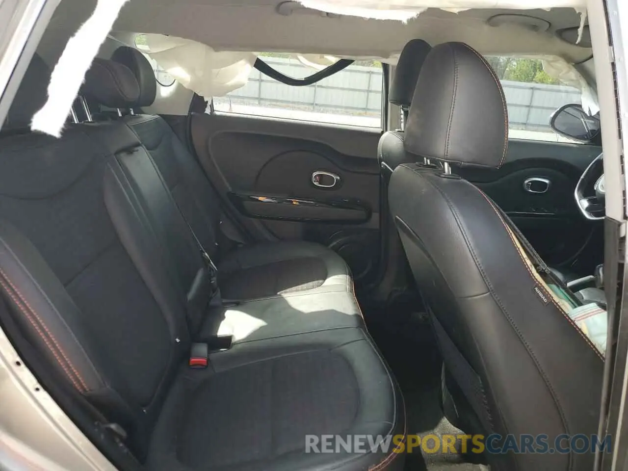 12 fotografías del automóvil dañado KNDJX3AAXK7647475 KIA SOUL 2019