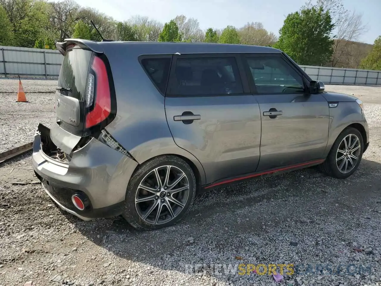 3 fotografías del automóvil dañado KNDJX3AAXK7647475 KIA SOUL 2019