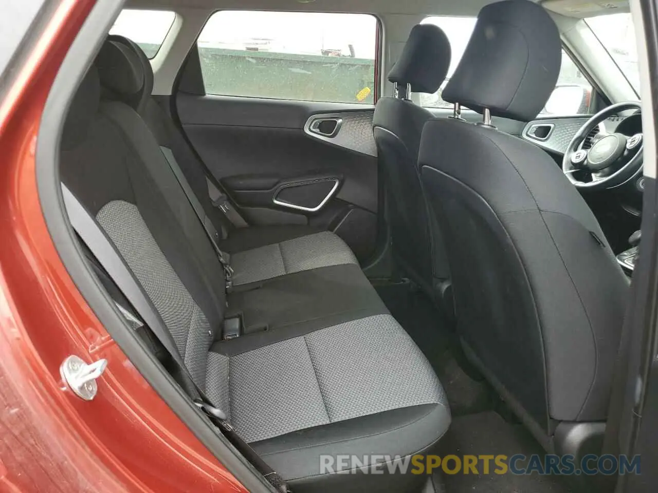 10 fotografías del automóvil dañado KNDJ23AU0L7051883 KIA SOUL 2020