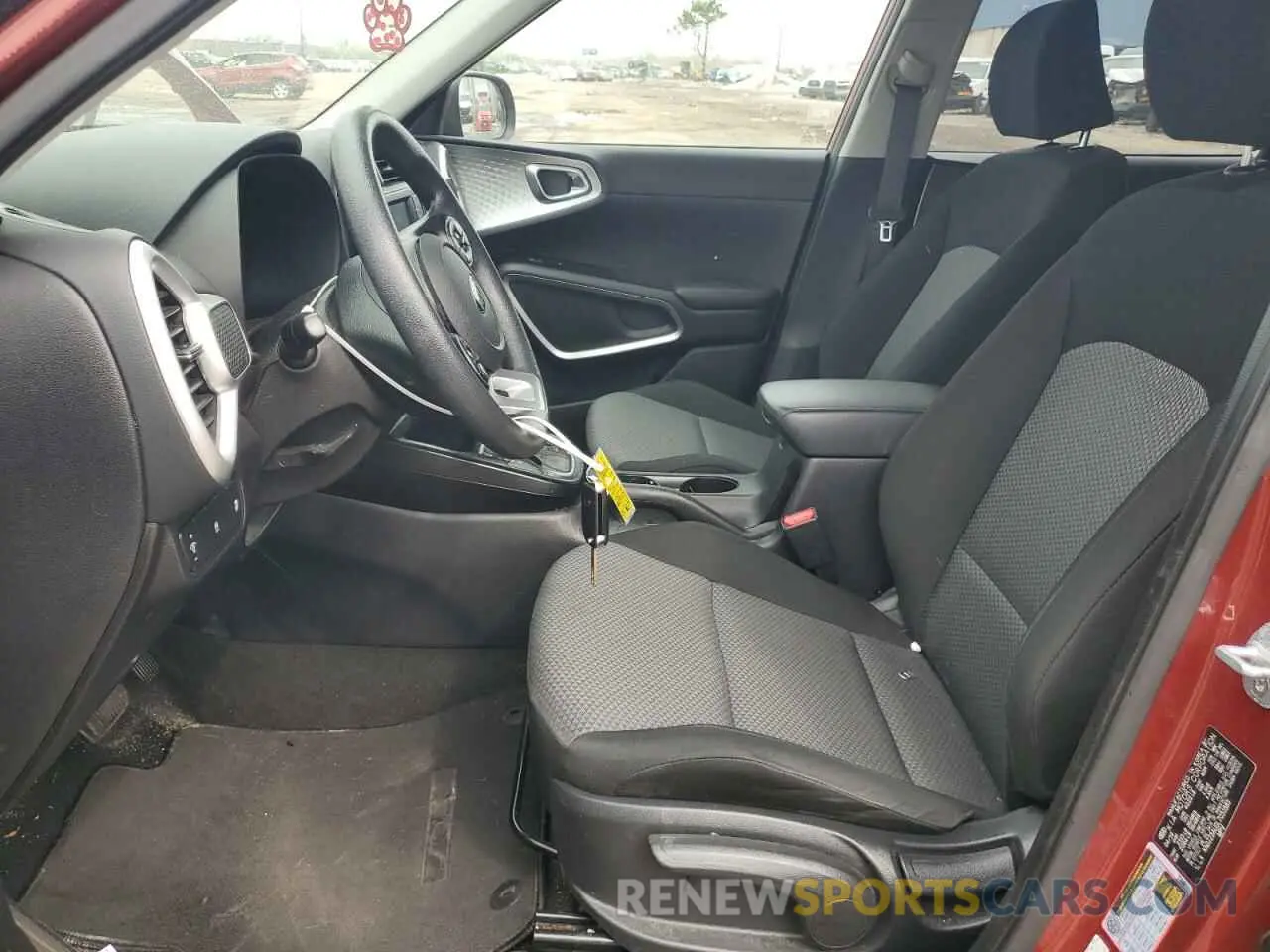 7 fotografías del automóvil dañado KNDJ23AU0L7051883 KIA SOUL 2020