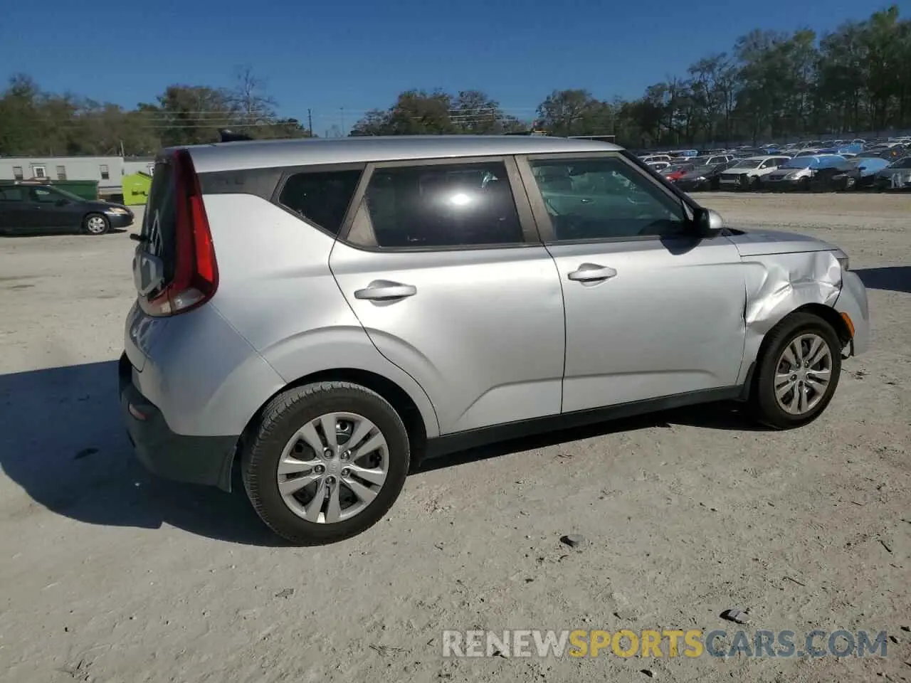 3 fotografías del automóvil dañado KNDJ23AU0L7070031 KIA SOUL 2020